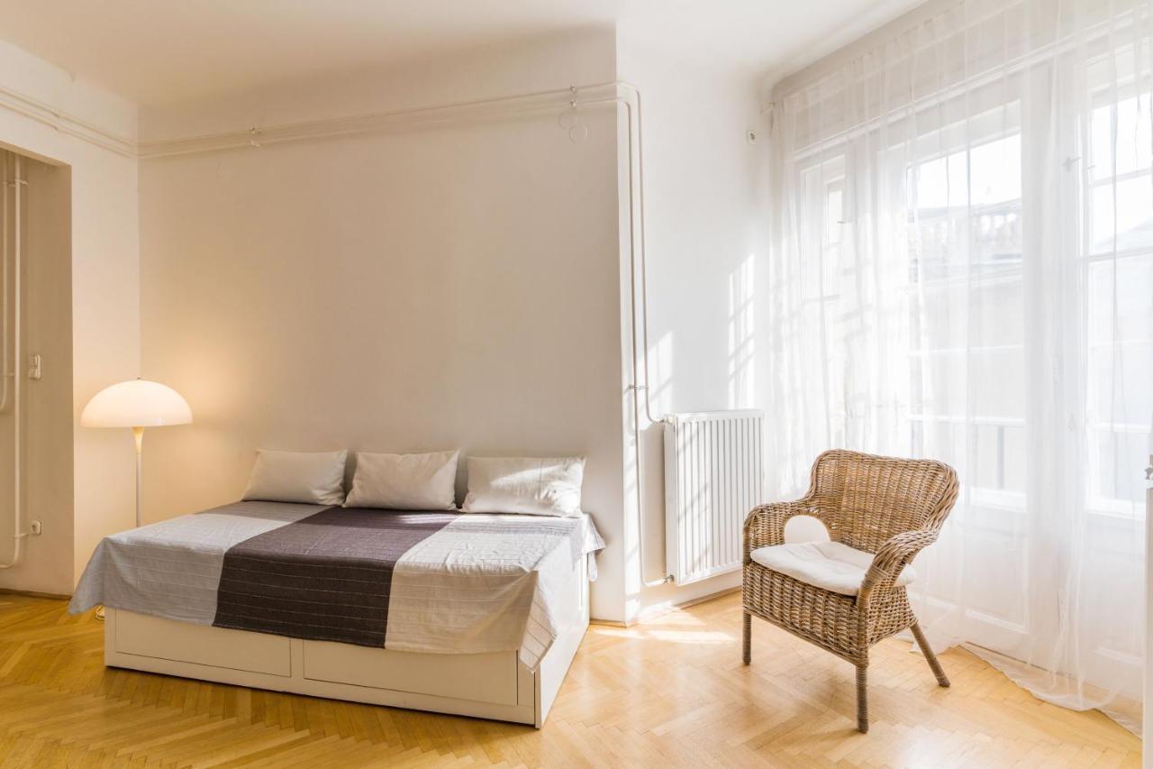 Klauzal Apartment W/3 Bedrooms, French Balcony Budapest Ngoại thất bức ảnh
